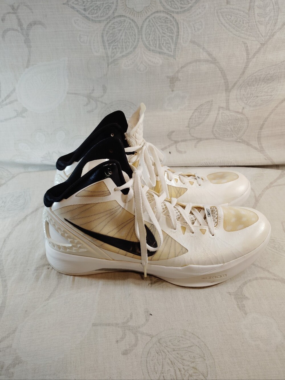 Nike Men's Air Max Hyperdunk 2011 Flywire Basketball Shoes in White and Black